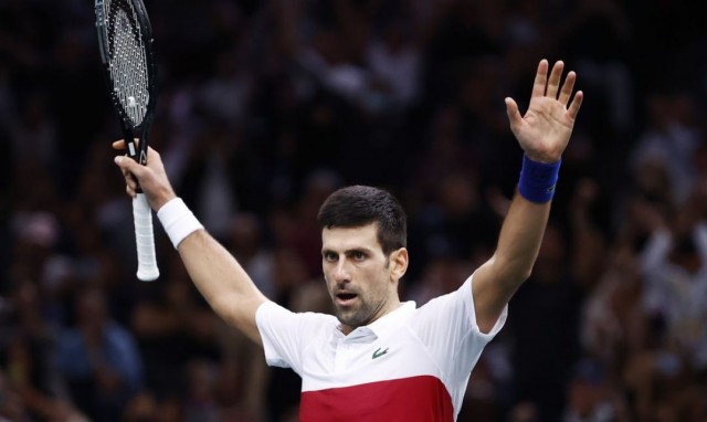 De acordo com a seção da Lei de Migração que o ministro usou para exercer seu poder de cancelar o visto, Djokovic a princípio não poderia entrar na Austrália pelos próximos três anos (Foto: Reuters/Christian Hartmann)