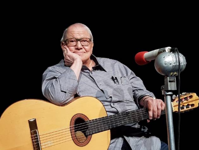 SHOW | O músico e ator Ari Toledo se apresenta neste sábado (2), às 21h30, no Teatro  Oficina do Estudante, em Campinas