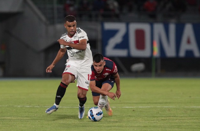 toque  | Time controlou as principais jogadas, a posse de bola e teve boas chances (Foto: Flickr/São Paulo FC)