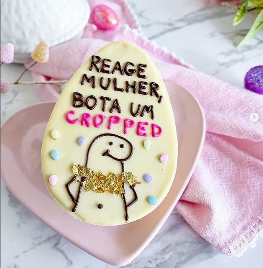 bent_egg_reprod_instagram_com_byliacakehouse-1067366.jpg