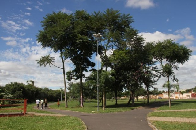 Localizado entre as avenidas Olívio Franceschini e Santana, na região central (Foto: Divulgação)
