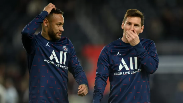 Neymar consolou Messi por pênalti perdido em vitória do PSG sobre o Real Madrid (Imagem: Justin Setterfield/Getty Images)